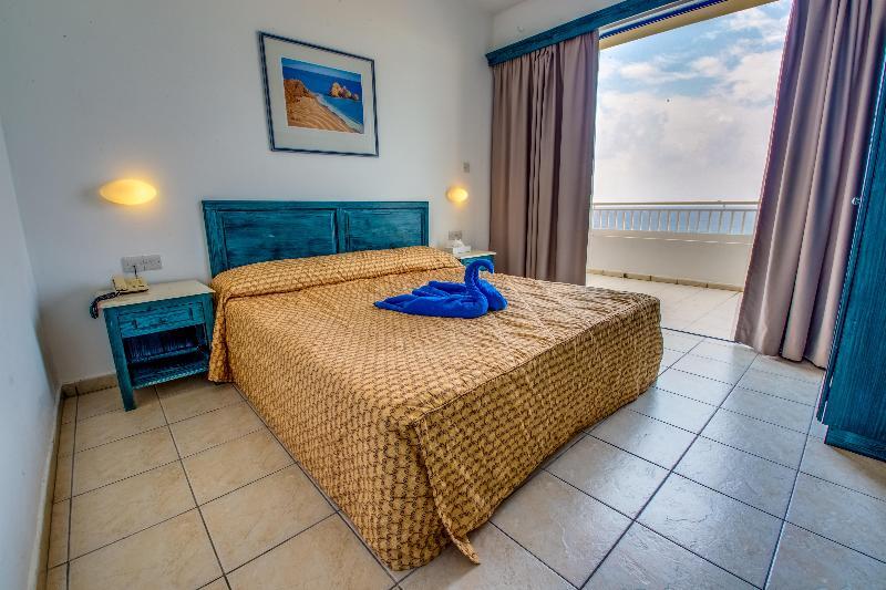 St. George Gardens And Hotel Pafos